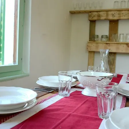 بيت شباب Garden House
