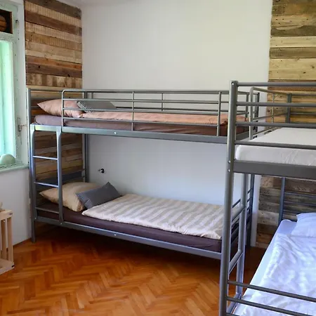 Garden House بليد