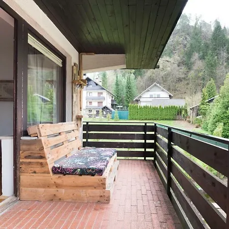 Hostel Garden House *