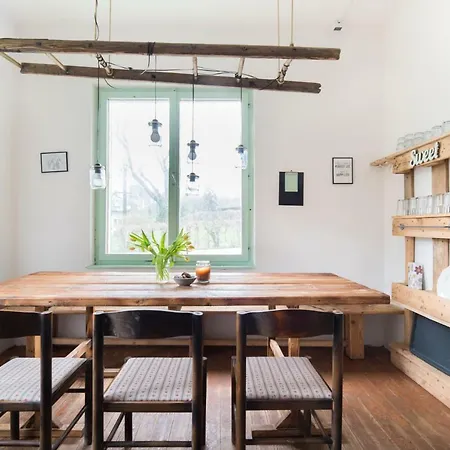 Garden House بليد
